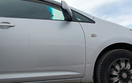 Toyota Wish II, 2004 год, 720 000 рублей, 13 фотография