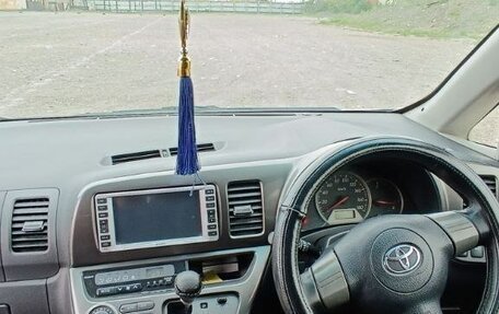 Toyota Wish II, 2004 год, 720 000 рублей, 18 фотография