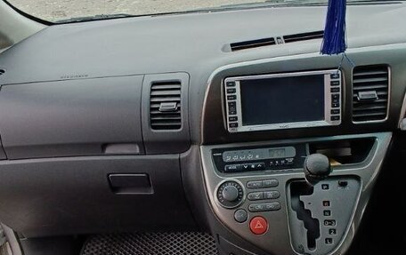 Toyota Wish II, 2004 год, 720 000 рублей, 15 фотография