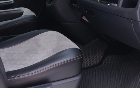 Volkswagen Caravelle T6 рестайлинг, 2019 год, 3 850 000 рублей, 5 фотография