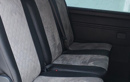 Volkswagen Caravelle T6 рестайлинг, 2019 год, 3 850 000 рублей, 6 фотография