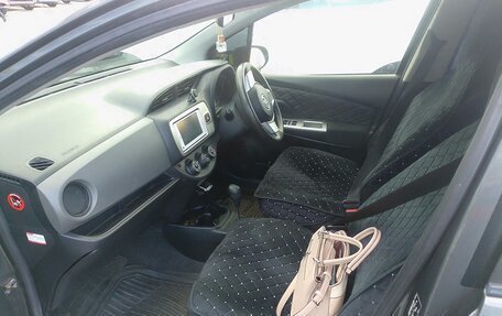 Toyota Vitz, 2014 год, 750 000 рублей, 9 фотография