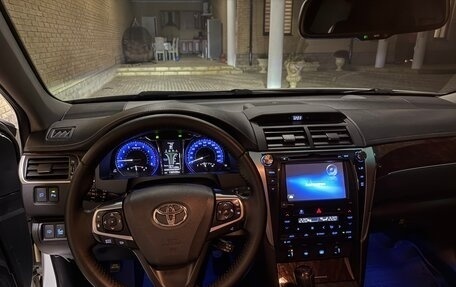 Toyota Camry, 2016 год, 1 850 000 рублей, 2 фотография