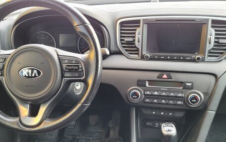 KIA Sportage IV рестайлинг, 2017 год, 1 850 000 рублей, 10 фотография