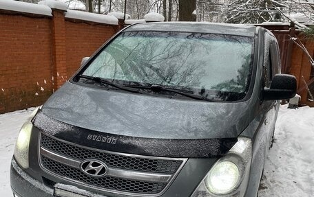 Hyundai Grand Starex Grand Starex I рестайлинг 2, 2011 год, 1 750 000 рублей, 1 фотография