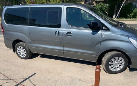 Hyundai Grand Starex Grand Starex I рестайлинг 2, 2011 год, 1 750 000 рублей, 17 фотография