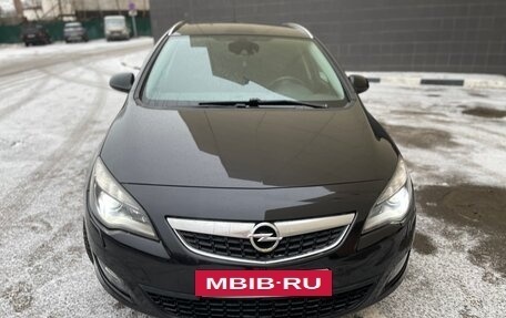 Opel Astra J, 2011 год, 850 000 рублей, 2 фотография