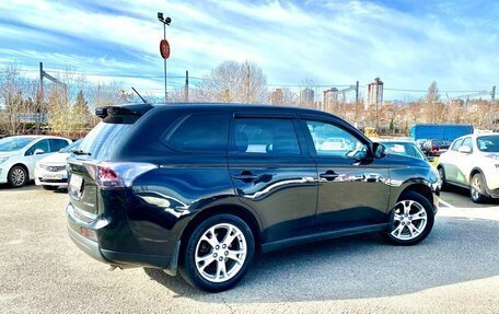 Mitsubishi Outlander III рестайлинг 3, 2013 год, 1 090 000 рублей, 10 фотография