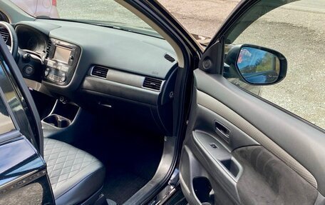 Mitsubishi Outlander III рестайлинг 3, 2013 год, 1 090 000 рублей, 12 фотография