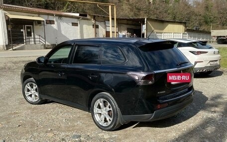 Mitsubishi Outlander III рестайлинг 3, 2013 год, 1 090 000 рублей, 15 фотография