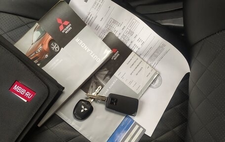 Mitsubishi Outlander III рестайлинг 3, 2013 год, 1 090 000 рублей, 16 фотография