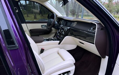 Rolls-Royce Cullinan, 2018 год, 34 900 000 рублей, 36 фотография