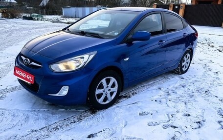 Hyundai Solaris II рестайлинг, 2011 год, 650 000 рублей, 12 фотография