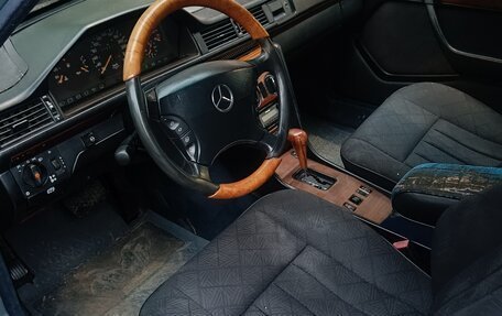 Mercedes-Benz E-Класс, 1995 год, 450 000 рублей, 26 фотография