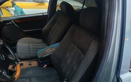 Mercedes-Benz E-Класс, 1995 год, 450 000 рублей, 29 фотография