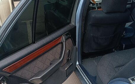 Mercedes-Benz E-Класс, 1995 год, 450 000 рублей, 31 фотография