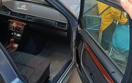 Mercedes-Benz E-Класс, 1995 год, 450 000 рублей, 34 фотография