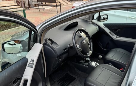 Toyota Yaris III рестайлинг, 2006 год, 530 000 рублей, 7 фотография