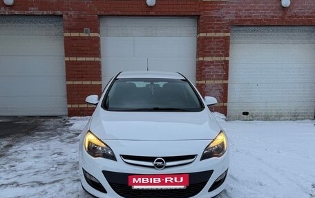 Opel Astra J, 2013 год, 880 000 рублей, 2 фотография