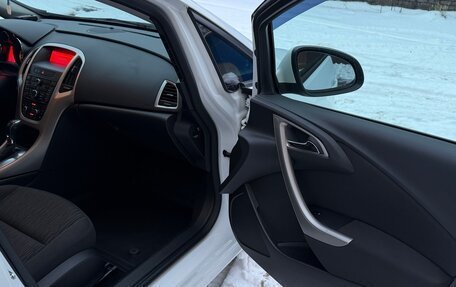 Opel Astra J, 2013 год, 880 000 рублей, 15 фотография