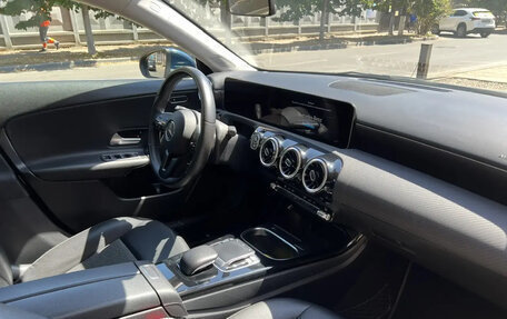 Mercedes-Benz CLA, 2019 год, 2 200 000 рублей, 1 фотография