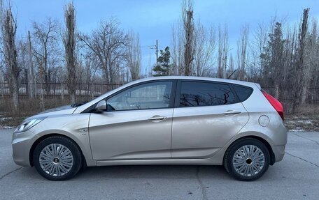 Hyundai Solaris II рестайлинг, 2013 год, 800 000 рублей, 2 фотография