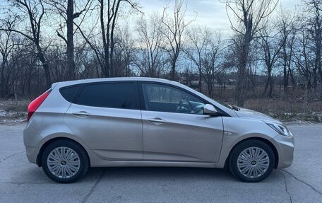 Hyundai Solaris II рестайлинг, 2013 год, 800 000 рублей, 5 фотография