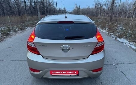 Hyundai Solaris II рестайлинг, 2013 год, 800 000 рублей, 3 фотография