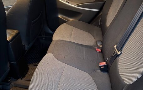 Hyundai Solaris II рестайлинг, 2013 год, 800 000 рублей, 19 фотография