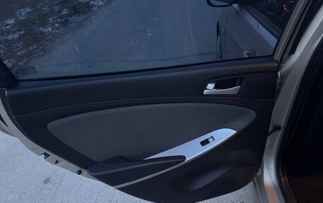 Hyundai Solaris II рестайлинг, 2013 год, 800 000 рублей, 16 фотография