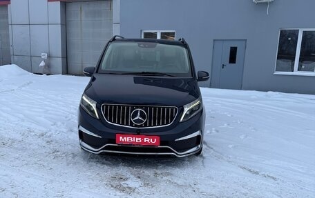 Mercedes-Benz V-Класс, 2015 год, 3 650 000 рублей, 2 фотография