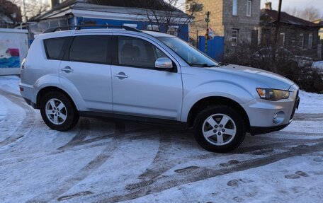 Mitsubishi Outlander III рестайлинг 3, 2011 год, 1 029 000 рублей, 4 фотография