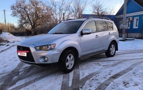 Mitsubishi Outlander III рестайлинг 3, 2011 год, 1 029 000 рублей, 2 фотография