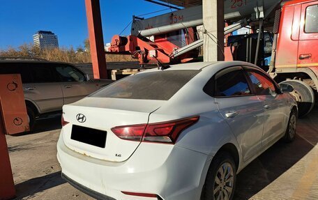 Hyundai Solaris II рестайлинг, 2017 год, 815 000 рублей, 3 фотография