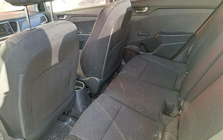 Hyundai Solaris II рестайлинг, 2017 год, 815 000 рублей, 17 фотография