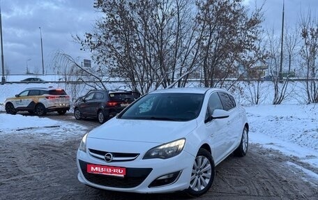 Opel Astra J, 2014 год, 930 000 рублей, 1 фотография