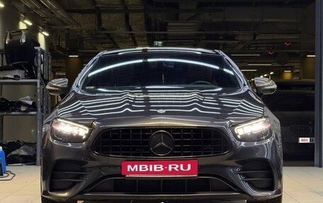 Mercedes-Benz E-Класс, 2021 год, 6 000 000 рублей, 3 фотография