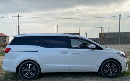 KIA Carnival III, 2020 год, 2 870 000 рублей, 10 фотография