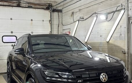 Volkswagen Touareg III, 2019 год, 5 900 000 рублей, 1 фотография