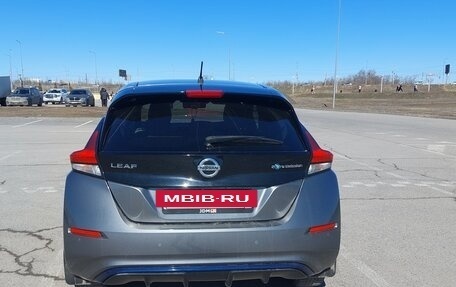Nissan Leaf II, 2018 год, 1 999 999 рублей, 9 фотография