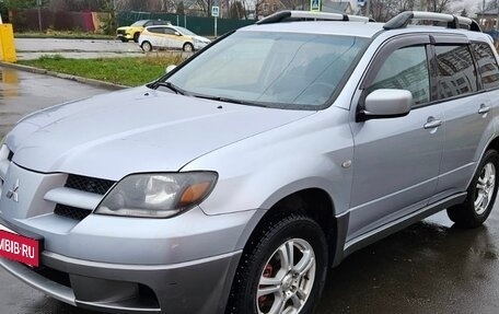 Mitsubishi Outlander III рестайлинг 3, 2004 год, 700 000 рублей, 2 фотография