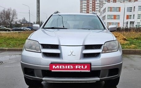 Mitsubishi Outlander III рестайлинг 3, 2004 год, 700 000 рублей, 3 фотография