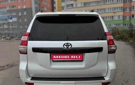 Toyota Land Cruiser Prado 150 рестайлинг 2, 2013 год, 2 600 000 рублей, 7 фотография