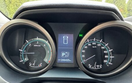 Toyota Land Cruiser Prado 150 рестайлинг 2, 2013 год, 2 600 000 рублей, 13 фотография