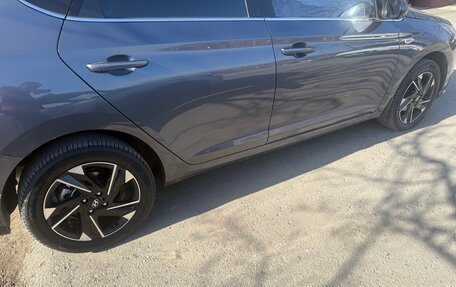 Hyundai Solaris II рестайлинг, 2022 год, 1 700 000 рублей, 3 фотография