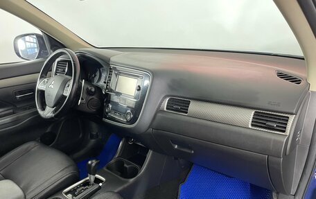 Mitsubishi Outlander III рестайлинг 3, 2013 год, 1 179 000 рублей, 8 фотография