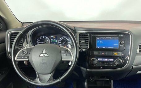 Mitsubishi Outlander III рестайлинг 3, 2013 год, 1 179 000 рублей, 12 фотография