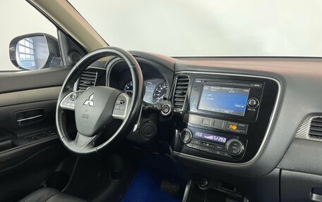 Mitsubishi Outlander III рестайлинг 3, 2013 год, 1 179 000 рублей, 13 фотография