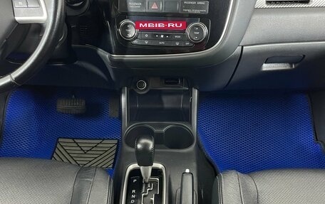 Mitsubishi Outlander III рестайлинг 3, 2013 год, 1 179 000 рублей, 14 фотография