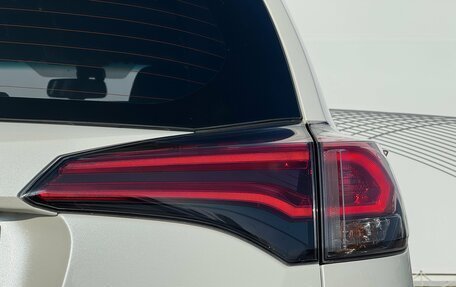 Toyota RAV4, 2017 год, 2 590 000 рублей, 8 фотография